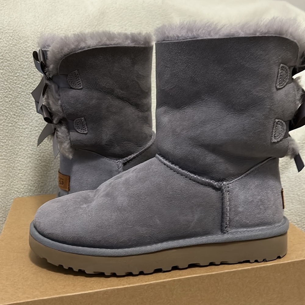UGG Bailey Bow II Gray Boots Women Size 7